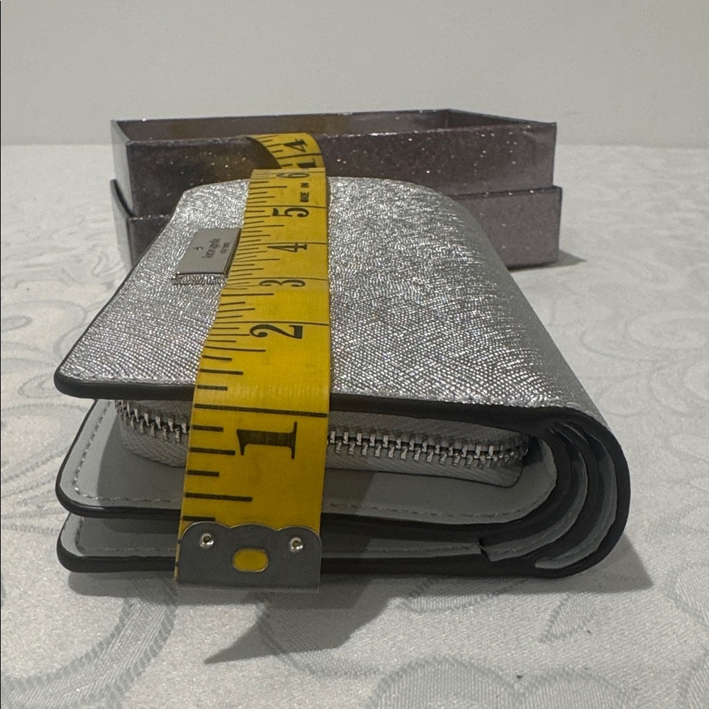 ♠️Kate spade Metallic Bi-fold Wallet - Picture 15 of 15
